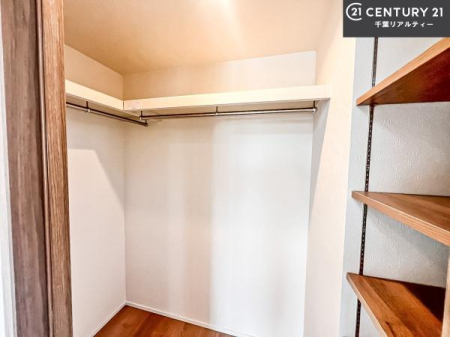 ���[ �E�H�[�N�C���N���[�[�b�g�t���ł��B��������̂��m���Ȃǂ����[���Ă��������ł��ˁI���ɂ���@�������ȂǋG�ߕ��̑傫�ȉƓd�����[�ł��܂��B