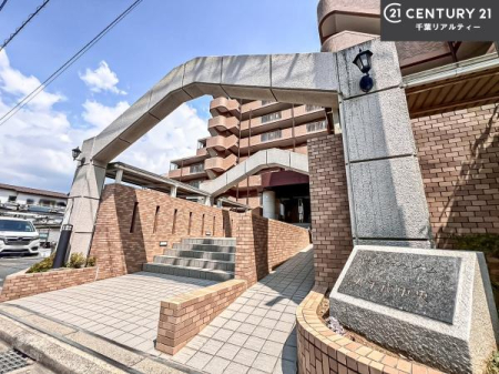 �G���g�����X ��؂Ȃ��q�l�����o�}������G���g�����X�B����]�̕����܂Ƃ߂Ă��ē��B
���₢���킹�ɑ��Ή����܂��I