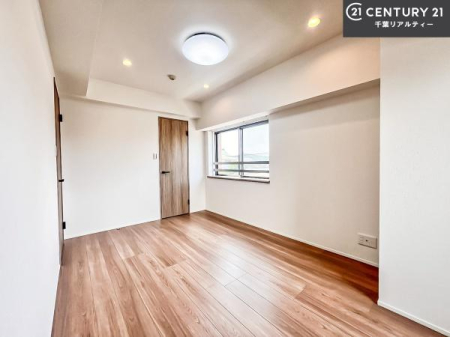 ���r���O�ȊO�̋��� �V���v���Ƀf�U�C������Ă��邽�߁A�Ƌ��I�т܂���I
���C�ɓ���̉Ƌ��u���Ă��낰���Ԃ���邱�Ƃ��ł��܂��B