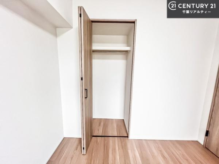 ���[ ���[�X�y�[�X�����Ă��܂��I�������X�b�L�����ڂ��鎖���ł��܂��ˁB
�Ƌ��I�΂Ȃ��V���v���ȃf�U�C���ׁ̈A�Ƌ��I�΂����C�ɓ���̋�ԍ�肪�ł������ł��ˁB