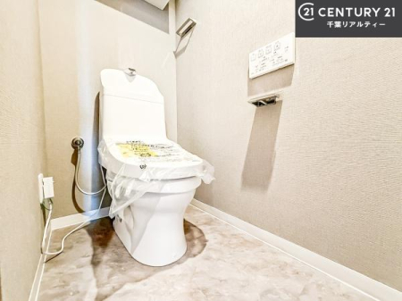 �g�C�� �������֍��ɂ��A�~��͕֍����g�����ł���̂ŗ₽���֍��ɍ��炸�ɍςފ������d�l�ł��I�V���v���ȃJ���[����Ƃ��Ă���̂ŁA������ꂪ���₷���ł��B