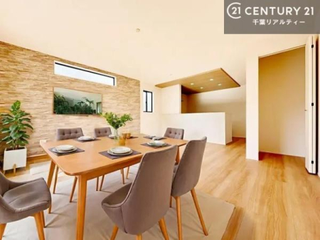 ���r���O �Ƌ��CG�p�[�X�ł��B�J�����̂���L�XLDK�I�\�t�@�[��_�C�j���O�e�[�u����u���Ă������ɂȂ�Ȃ��̂ŉ��K�ɉ߂����܂��I�R�~���j�P�[�V���������₷�����r���O�ł��I