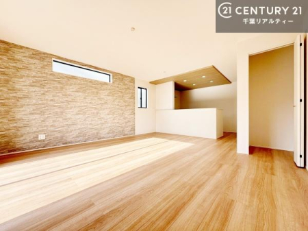 ���r���O �S�n�ǂ����r���O�͉Ƒ������R�ƏW�܂�܂��B�Ƒ��c�R�̎��Ԃ����������ł��B���Ƒ��ƁA����w�[���������Ԃ��߂��������ł��ˁB