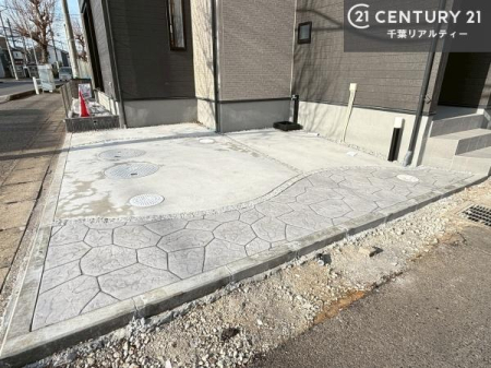 ���ԏ� ���ԃX�y�[�X��2�䕪����܂��I�Z�J���h�J�[�͂������A�o�C�N�⎩�]�ԂȂǂ��u���ꏊ�ɍ���܂���B