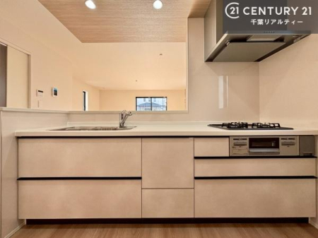 �L�b�`�� ��Ƃ����₷���V�X�e���L�b�`���ł��I���[����������t���Ă���̂ŁA�����X�y�[�X�ɕ���u���Ȃ��čςނ̂ŁA�L�X�g���āA���K�ɍ�Ƃ��ł��܂��I