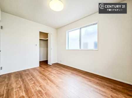 �Q�� �D���������������ޗm���́A���̖ڊo�߂��C�������ǂ������ł��ˁB���������Ԃ��������Ɖ߂������Ƃ��ł��܂��B�D�����F�����̃t���[�����O���ǂ�ȉƋ�ɂ��}�b�`���܂��I