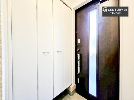 ���� �V���[�Y�{�b�N�X�t���Ȃ̂ŁA���ւ��Еt�����|�������₷���ł��I
�X�b�L���������ւŌ˂��J�����u�ԁA�������̂���S�n������Ԃ��o�}���Ă���܂��B