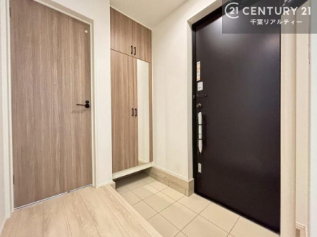 ���� �V���[�Y�{�b�N�X�t���Ȃ̂ŁA���ւ��Еt�����|�������₷���ł��I
�X�b�L���������ւŌ˂��J�����u�ԁA�������̂���S�n������Ԃ��o�}���Ă���܂��B