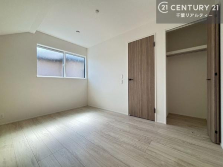 �m�� ���[�X�y�[�X�����Ă��܂��I�������X�b�L�����ڂ��鎖���ł��܂��ˁB
�Ƌ��I�΂Ȃ��V���v���ȃf�U�C���ׁ̈A�Ƌ��I�΂����C�ɓ���̋�ԍ�肪�ł������ł��ˁB