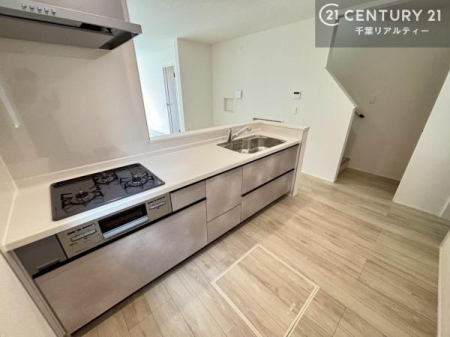 �L�b�`�� ��Ƃ����₷���V�X�e���L�b�`���ł��I���[����������t���Ă���̂ŁA�����X�y�[�X�ɕ���u���Ȃ��čςނ̂ŁA�L�X�g���āA���K�ɍ�Ƃ��ł��܂��I