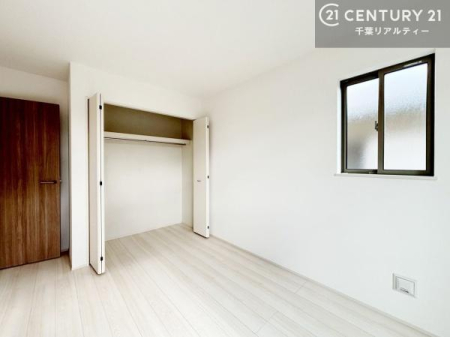 �Q�� ���[�X�y�[�X�����Ă��܂��I�������X�b�L�����ڂ��鎖���ł��܂��ˁB
�Ƌ��I�΂Ȃ��V���v���ȃf�U�C���ׁ̈A�Ƌ��I�΂����C�ɓ���̋�ԍ�肪�ł������ł��ˁB