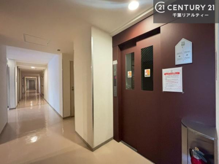 ���̑����p�� �G���x�[�^�[�����ŁA�����̈ړ����X���[�Y�B��K�ւ̃A�N�Z�X�����K�Ȃ��߁A���N�z�̕��⏬���Ȃ��q���܂����邲�ƒ�ɂ����S�ł��B���K���Ɨ��֐������˔������Z�܂��ł��B