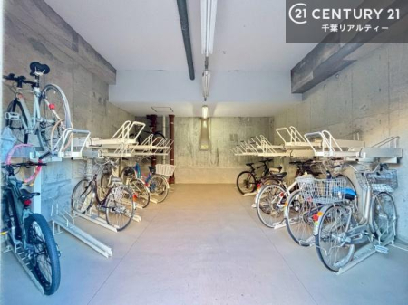 ���̑����p�� �����t�����֏�������B�J�̓��ł��G��ɂ����A��؂Ȏ��]�Ԃ����S���ĕۊǂł��܂��B�����̒ʋ΁E�ʊw�ɂ��֗��ł��B