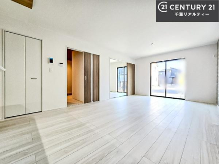 ���r���O �D�����z���܂肪���r���O����ł���ċ��S�n�̗ǂ���Ԃ����o���Ă���܂��I
���났�̎��Ԃ��߂����܂��I