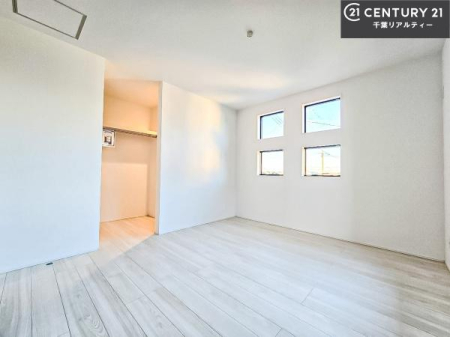 ���r���O�ȊO�̋��� �V���v���Ƀf�U�C������Ă��邽�߁A�Ƌ��I�т܂���I
���C�ɓ���̉Ƌ��u���Ă��낰���Ԃ���邱�Ƃ��ł��܂��B