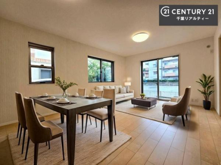 ���r���O �Ƌ��CG�p�[�X�ł��B�S�n�ǂ����r���O�͉Ƒ������R�ƏW�܂�܂��B�Ƒ��c�R�̎��Ԃ����������ł��B���Ƒ��ƁA����w�[���������Ԃ��߂��������ł��ˁB���邭�J���I�ȋ�Ԃł��B