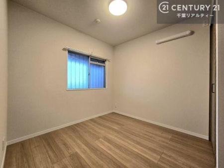 �m�� ���J�Ƀ��m�x�[�V�������ꂽ�Â��ǂ��}���V�����B�������������͋C�ƌ���I�ȉ��K�������a���A���@�ɐ��܂�ς��܂����B�ݔ����[�����A�������\�̗��z�I�ȏZ�܂��ł��B