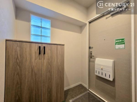 ���� �V���[�Y�{�b�N�X�t���Ȃ̂ŁA���ւ��Еt�����|�������₷���ł��I
�X�b�L���������ւŌ˂��J�����u�ԁA�������̂���S�n������Ԃ��o�}���Ă���܂��B