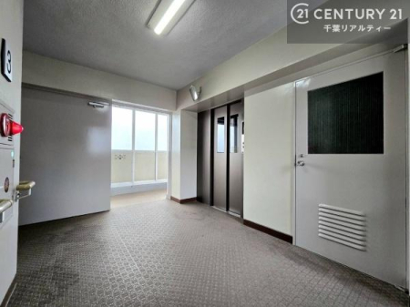 ���̑����p�� �G���x�[�^�[�����ŁA�����̈ړ����X���[�Y�B��K�ւ̃A�N�Z�X�����K�Ȃ��߁A���N�z�̕��⏬���Ȃ��q���܂����邲�ƒ�ɂ����S�ł��B���K���Ɨ��֐������˔������Z�܂��ł��B