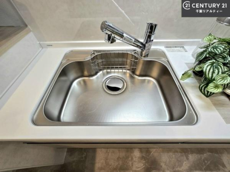 �L�b�`�� ���C�h�ȃV���N�ł��ˁI�������˂ɂ������������₷���Ǝ����y�X�d�l�̃V�X�e���L�b�`���ł��I
�f�U�C�����Ƌ@�\�������˂��L�b�`���Ő�����������܂��ˁI