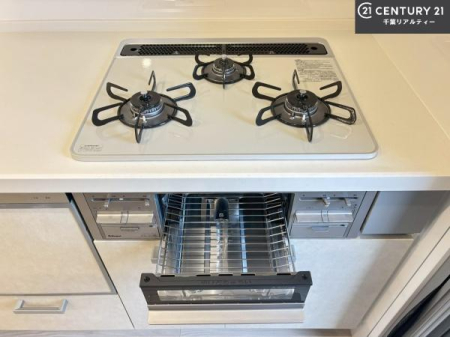 �L�b�`�� �R�����͎O������̂ł������̓����i�s���ł��܂��B
�������O�����t���ł��B�����X�y�[�X���L�X���Ă���׍�Ƃ����₷���I�g�����肪�ǂ��V�X�e���L�b�`���ł��I