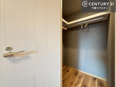 ���[ �E�H�[�N�C���N���[�[�b�g�t���ł��B��������̂��m���Ȃǂ����[���Ă��������ł��ˁI���ɂ���@�������ȂǋG�ߕ��̑傫�ȉƓd�����[�ł��܂��B