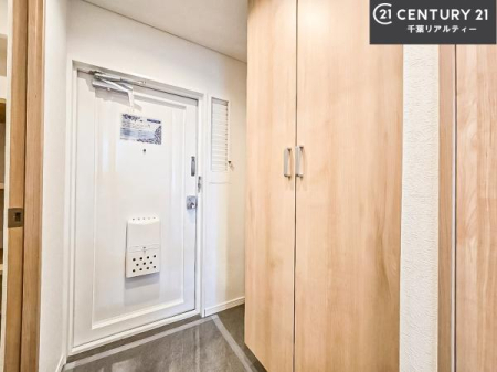 ���� �V���[�Y�{�b�N�X�t���Ȃ̂ŁA���ւ��Еt�����|�������₷���ł��I
�X�b�L���������ւŌ˂��J�����u�ԁA�������̂���S�n������Ԃ��o�}���Ă���܂��B
