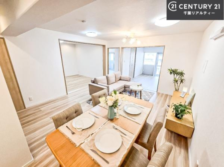 ���r���O �D�����z���܂肪LDK����ł���ċ��S�n�̗ǂ���Ԃ����o���Ă���܂��I
���R�ƉƑ����W����b��������S�n�悢��ԁI