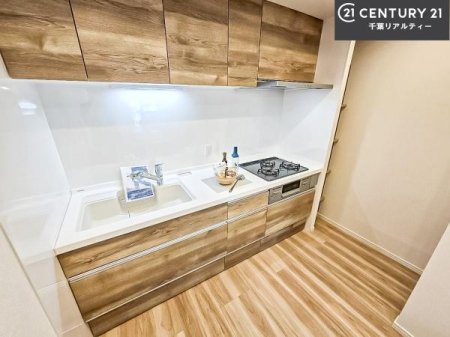 �L�b�`�� ��Ƃ����₷���V�X�e���L�b�`���ł��I���[����������t���Ă���̂ŁA�����X�y�[�X�ɕ���u���Ȃ��čςނ̂ŁA�L�X�g���āA���K�ɍ�Ƃ��ł��܂��I