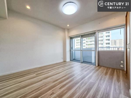 �Q�� �D���������������ޗm���́A���̖ڊo�߂��C�������ǂ������ł��ˁB���������Ԃ��������Ɖ߂������Ƃ��ł��܂��B�D�����F�����̃t���[�����O���ǂ�ȉƋ�ɂ��}�b�`���܂��I