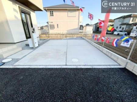 ���ԏ� ���ԃX�y�[�X��2�䕪����܂��I�Z�J���h�J�[�͂������A�o�C�N�⎩�]�ԂȂǂ��u���ꏊ�ɍ���܂���B