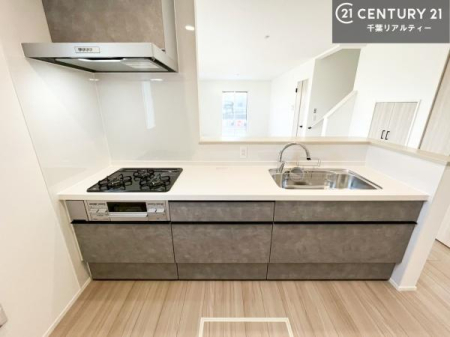 �L�b�`�� ��Ƃ����₷���V�X�e���L�b�`���ł��I���[����������t���Ă���̂ŁA�����X�y�[�X�ɕ���u���Ȃ��čςނ̂ŁA�L�X�g���āA���K�ɍ�Ƃ��ł��܂��I