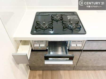 �L�b�`�� �R�����͎O������̂ł������̓����i�s���ł��܂��B
�������O�����t���ł��B�����X�y�[�X���L�X���Ă���׍�Ƃ����₷���I�g�����肪�ǂ��V�X�e���L�b�`���ł��I