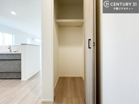 �L�b�`�� ���[�X�y�[�X���L�x�ŁA�����X�y�[�X���X�b�L���ƕЕt���Ђ�`�����p�ł��܂��I
���K�ɍ�Ƃ��ł��܂��I�����̗���������܂��I