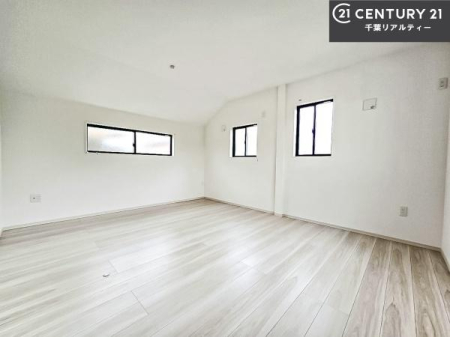 ���r���O�ȊO�̋��� �V���v���Ƀf�U�C������Ă��邽�߁A�Ƌ��I�т܂���I
���C�ɓ���̉Ƌ��u���Ă��낰���Ԃ���邱�Ƃ��ł��܂��B