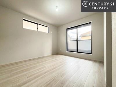 �m�� �o���R�j�[�ɖʂ��Ă���m���ł��B���邭�����肪����A���C����������ł��܂��I���N���āA�O�ɏo�Ĕw�L�т����[�ċz�����ǂ������}������邱�Ƃ��o�������ł��ˁI