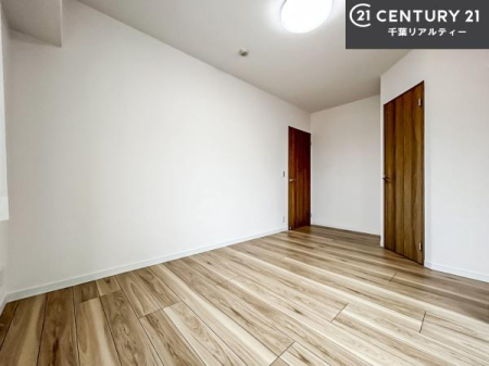 ���r���O�ȊO�̋��� ���[�X�y�[�X�����Ă��܂��I�������X�b�L�����ڂ��鎖���ł��܂��ˁB
�Ƌ��I�΂Ȃ��V���v���ȃf�U�C���ׁ̈A�Ƌ��I�΂����C�ɓ���̋�ԍ�肪�ł������ł��ˁB