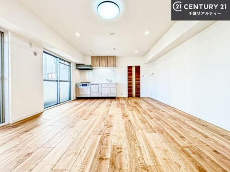 ���r���O �D�����z���܂肪���r���O����ł���ċ��S�n�̗ǂ���Ԃ����o���Ă���܂��I
���났�̎��Ԃ��߂����܂��I