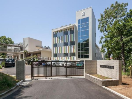 ���ӊ� �y���w�Z�z�D���s���O�����w�Z�F1700m