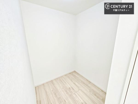 ���[ �E�H�[�N�C���N���[�[�b�g�t���ł��B��������̂��m���Ȃǂ����[���Ă��������ł��ˁI���ɂ���@�������ȂǋG�ߕ��̑傫�ȉƓd�����[�ł��܂��B