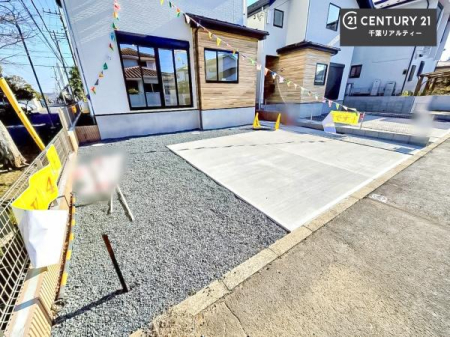 ���ԏ� ���ԃX�y�[�X��2�䕪����܂��I�Z�J���h�J�[�͂������A�o�C�N�⎩�]�ԂȂǂ��u���ꏊ�ɍ���܂���B