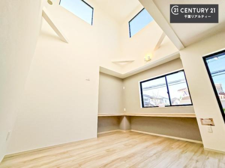 ���̑����� ���r���O�̈ꕔ�ɂ́A�J�t�F�J�E���^�[�t���I���������Ă���̂ŗz���܂肠�ӂ���ԂŃR�[�q�[�^�C���I���������Ԃ��[���I���q�l�̃��r���O�w�K�ɂ��I