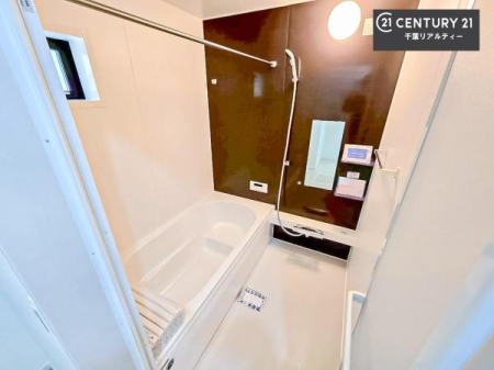 ���� �������������l�̕��͋C�̃o�X���[���́A�����o�Ă��ăo�X�^�C�����[���I
���d���撣���Ă��邲�J���ɂ��D�݂̓����̓����܂����āA�y����ł݂Ă͂������ł��傤���H