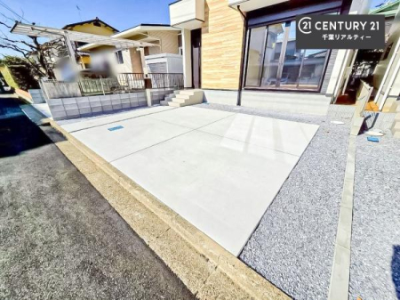 ���ԏ� ���ԃX�y�[�X��2�䕪����܂��I�Z�J���h�J�[�͂������A�o�C�N�⎩�]�ԂȂǂ��u���ꏊ�ɍ���܂���B