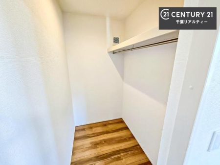 ���[ �E�H�[�N�C���N���[�[�b�g�t���ł��B��������̂��m���Ȃǂ����[���Ă��������ł��ˁI���ɂ���@�������ȂǋG�ߕ��̑傫�ȉƓd�����[�ł��܂��B