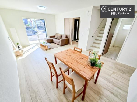 ���r���O �����Ƒ��Ɗ炪���킹���郊�r���O�C���K�i�I�R�~���j�P�[�V�������Ƃ�₷���̂ŉƑ��Ƃ̂����Ȃ��[�܂肻���ł��ˁI