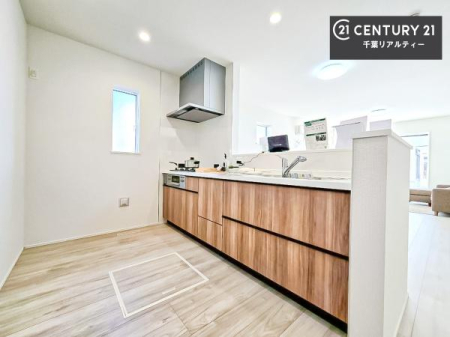 �L�b�`�� ��Ƃ肠�钲���X�y�[�X�ō�Ƃ����₷�����K�ȃL�b�`���ł��I
���q�l�ƈꏏ�ɂ��َq������y���߂�L�X�X�y�[�X�ł��B�y�����������ԂɂȂ肻���ł��ˁI