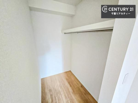 ���[ �E�H�[�N�C���N���[�[�b�g�t���ł��B��������̂��m���Ȃǂ����[���Ă��������ł��ˁI���ɂ���@�������ȂǋG�ߕ��̑傫�ȉƓd�����[�ł��܂��B