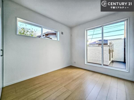 �m�� �o���R�j�[�ɖʂ��Ă���m���ł��B���邭�����肪����A���C����������ł��܂��I���N���āA�O�ɏo�Ĕw�L�т����[�ċz�����ǂ������}������邱�Ƃ��ł��܂��B