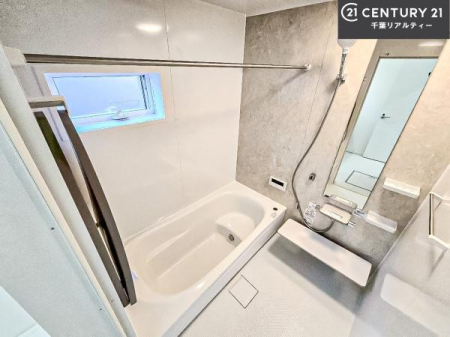 ���� �������������l�̕��͋C�̃o�X���[���́A�V�b�N�ȃf�U�C���Ńo�X�^�C�����[���I
���d���撣���Ă��邲�J���ɂ��D�݂̓����̓����܂����āA�y����ł݂Ă͂������ł��傤���H